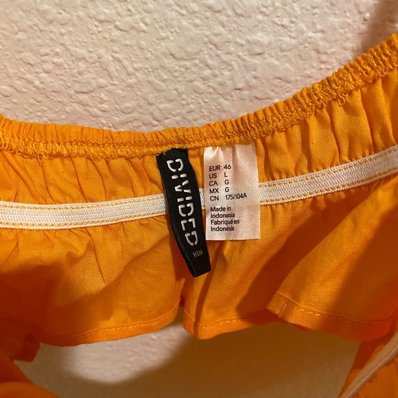 HM Flounce-trimmed Crop Top - Picture 3 of 6